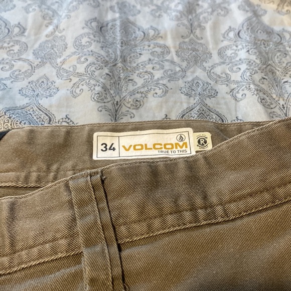 VOLCOM SHORTS - Picture 2 of 2
